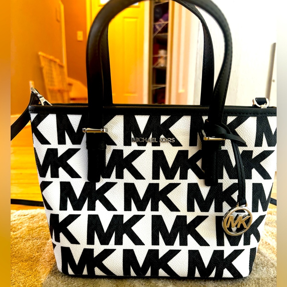 Michael Kors Purse - NEVER USED